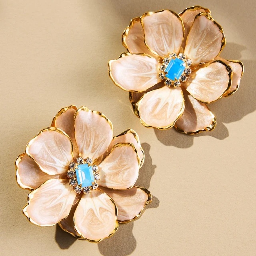 Elegant Gold and Cream Floral Earrings NWT